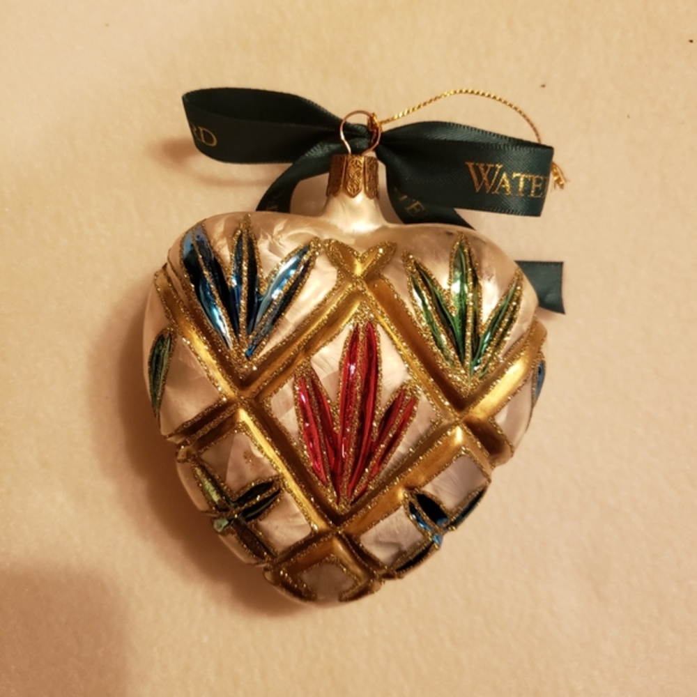 Waterford Holiday Heirloom "Lismore Heart" Ornament.